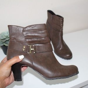 A2 by Aerosoles Brown boots 9.5